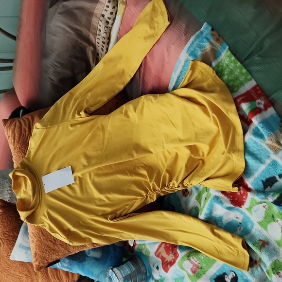 NWT RUTCHED TURTLENECK - Picture 2 of 4